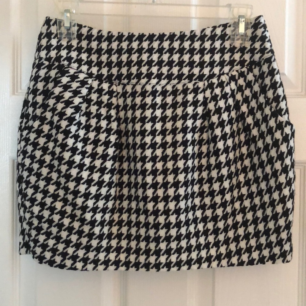 Houndstooth mini skirt